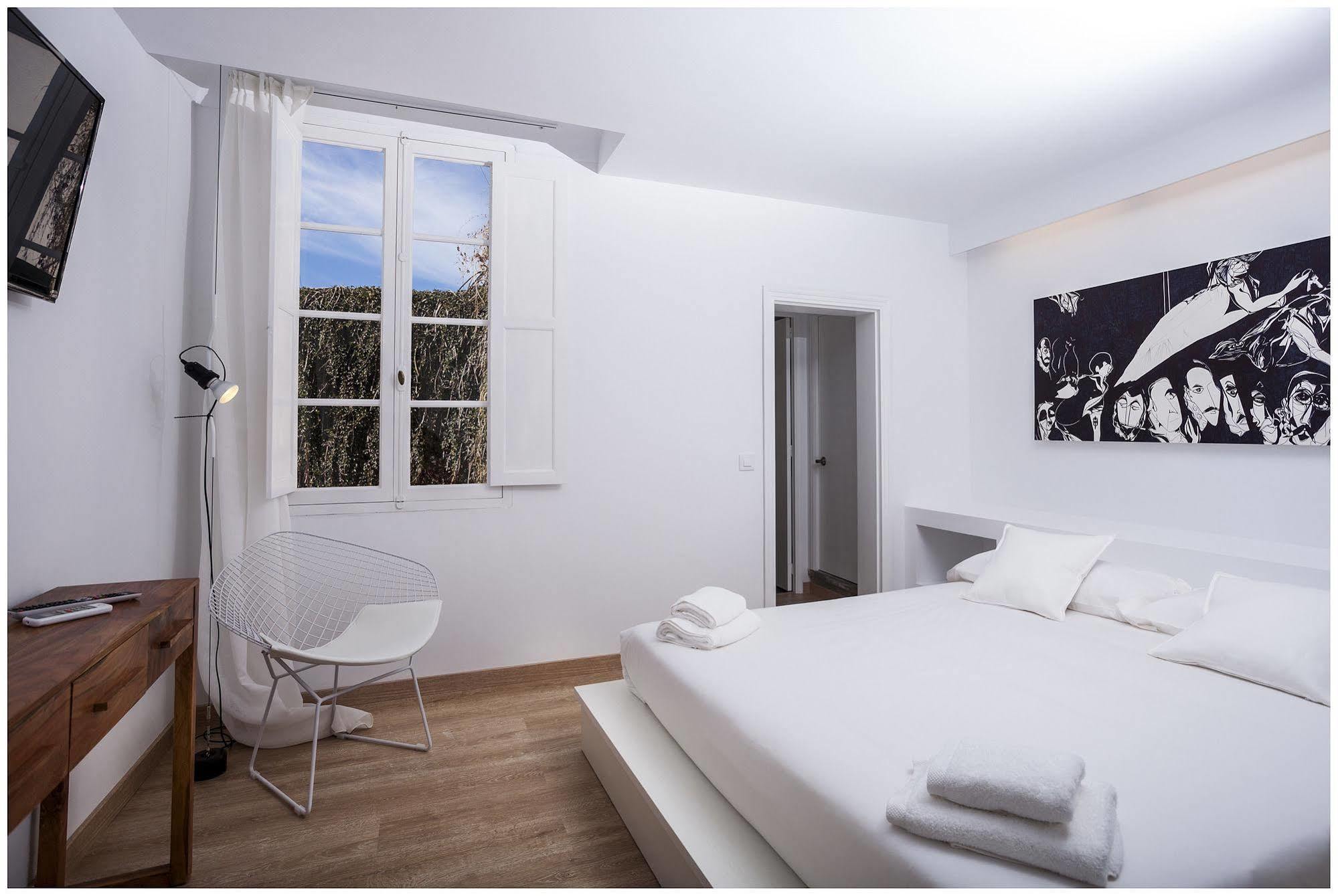 סיוטאדלה Cheap & Chic Hotel מראה חיצוני תמונה