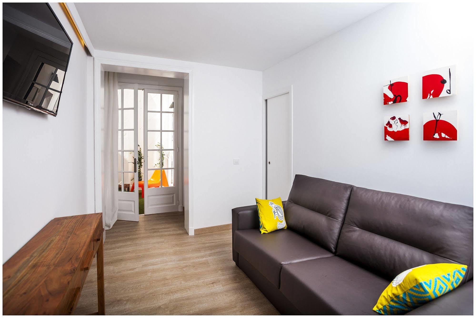 סיוטאדלה Cheap & Chic Hotel מראה חיצוני תמונה