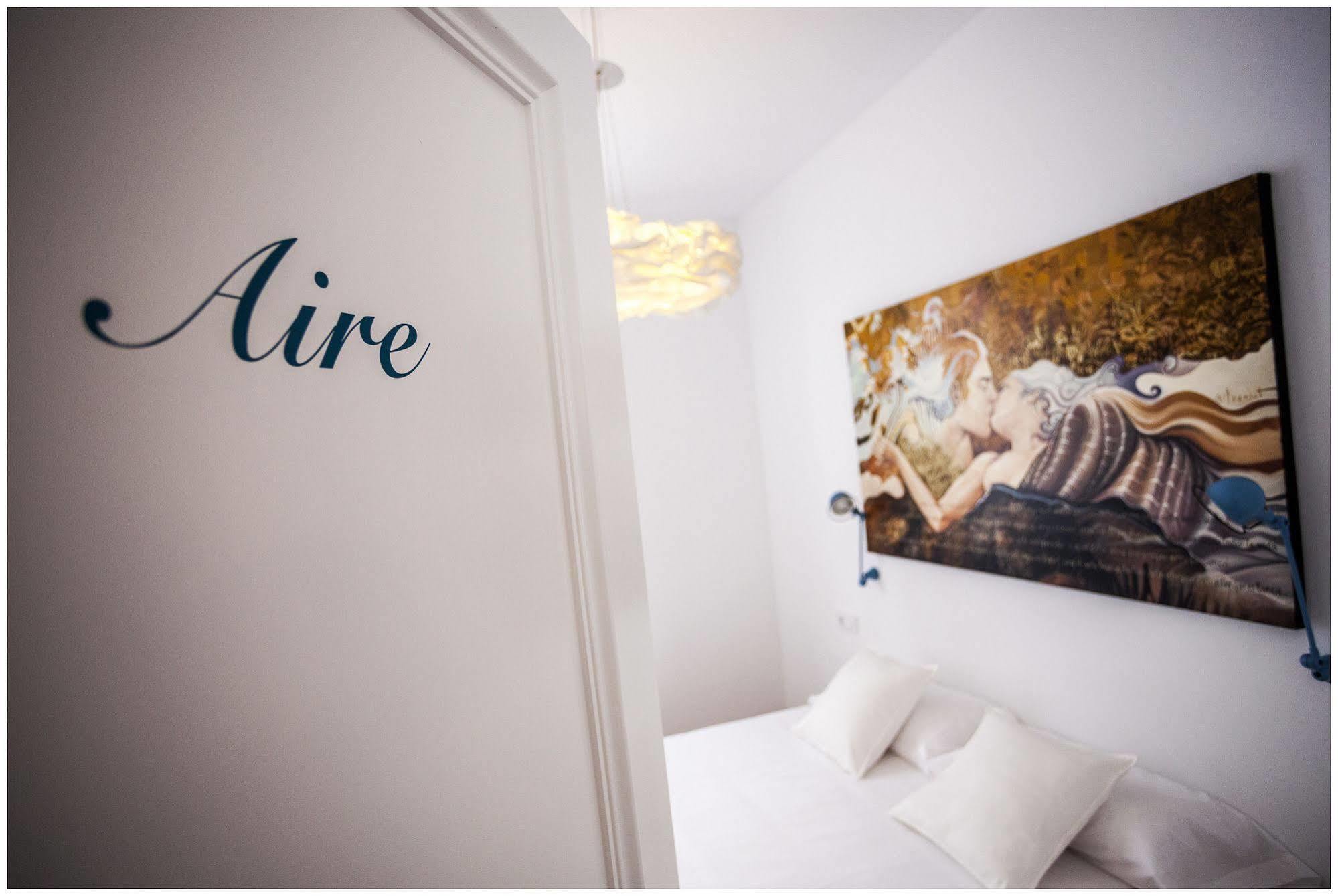 סיוטאדלה Cheap & Chic Hotel מראה חיצוני תמונה