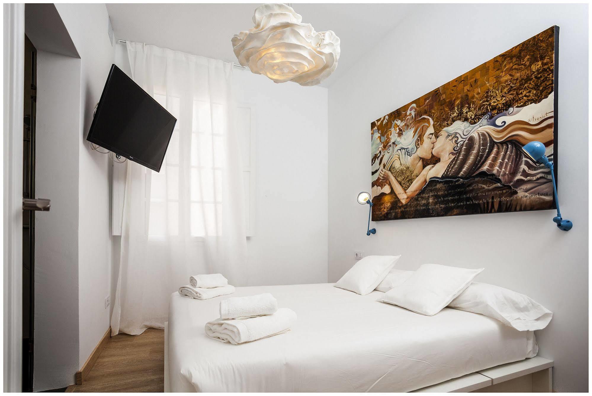 סיוטאדלה Cheap & Chic Hotel מראה חיצוני תמונה