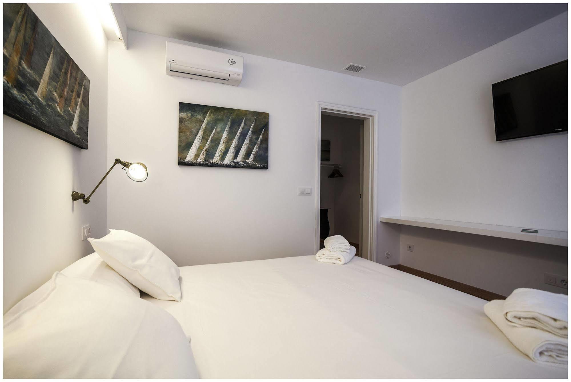 סיוטאדלה Cheap & Chic Hotel מראה חיצוני תמונה