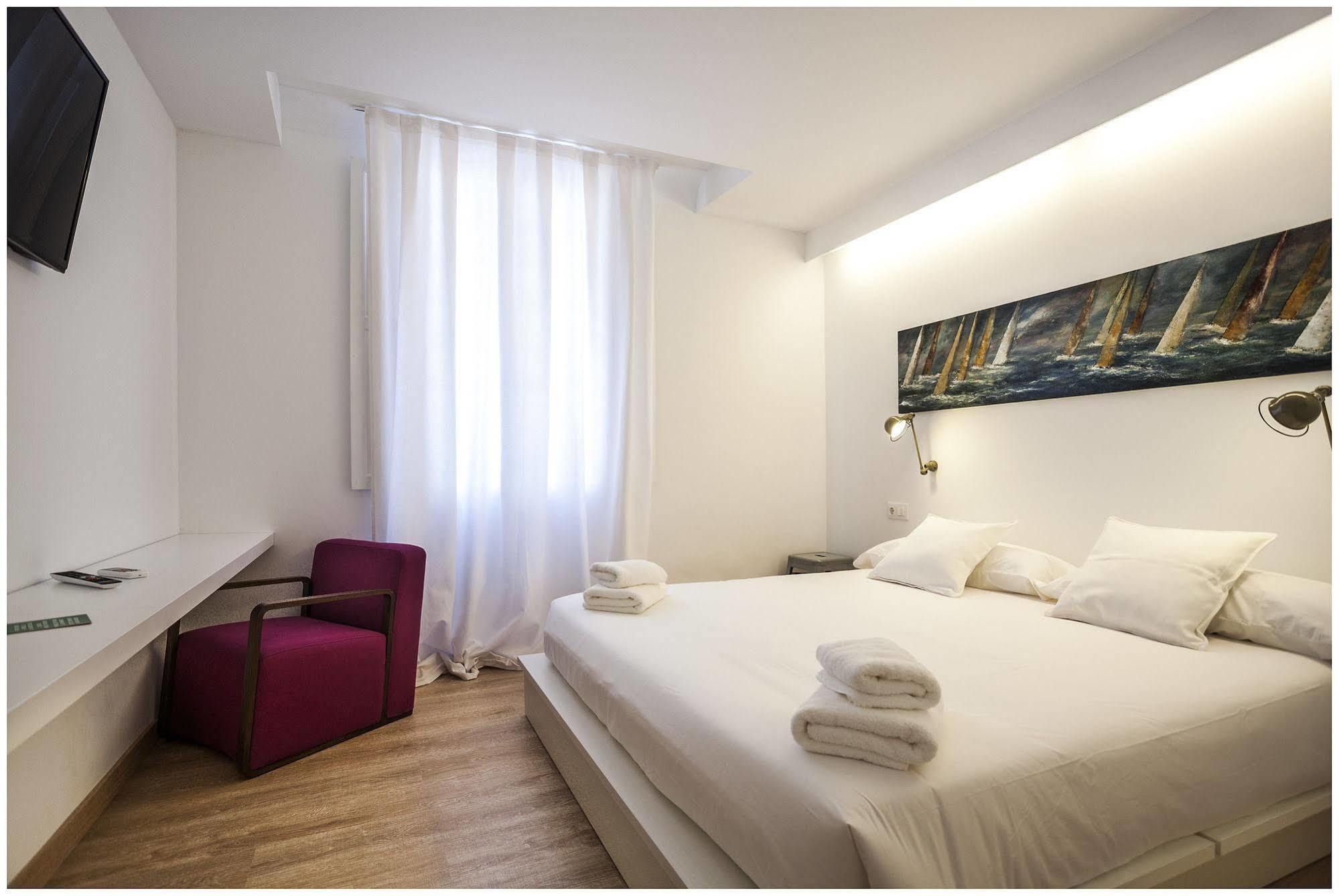 סיוטאדלה Cheap & Chic Hotel מראה חיצוני תמונה